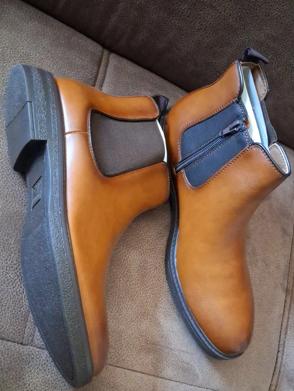 Madden NYC Men's Ettan Chelsea Zip Ankle Boots in Cognac Size 9